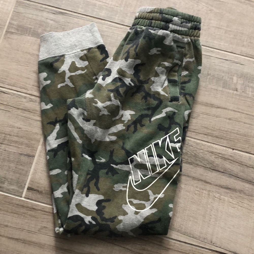 Boys Nike SB joggers